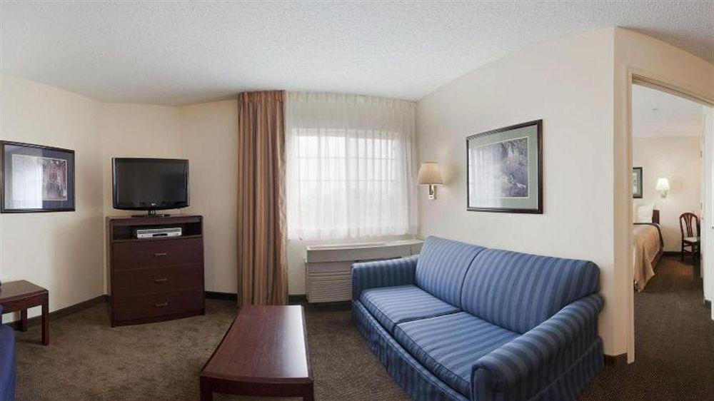Candlewood Glen Allen-short Pump Hotel