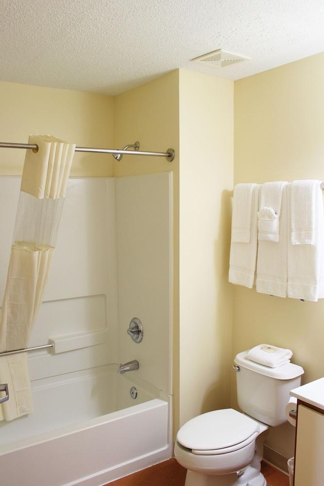 Hotel Candlewood Glen Allen-short Pump Glen Allen