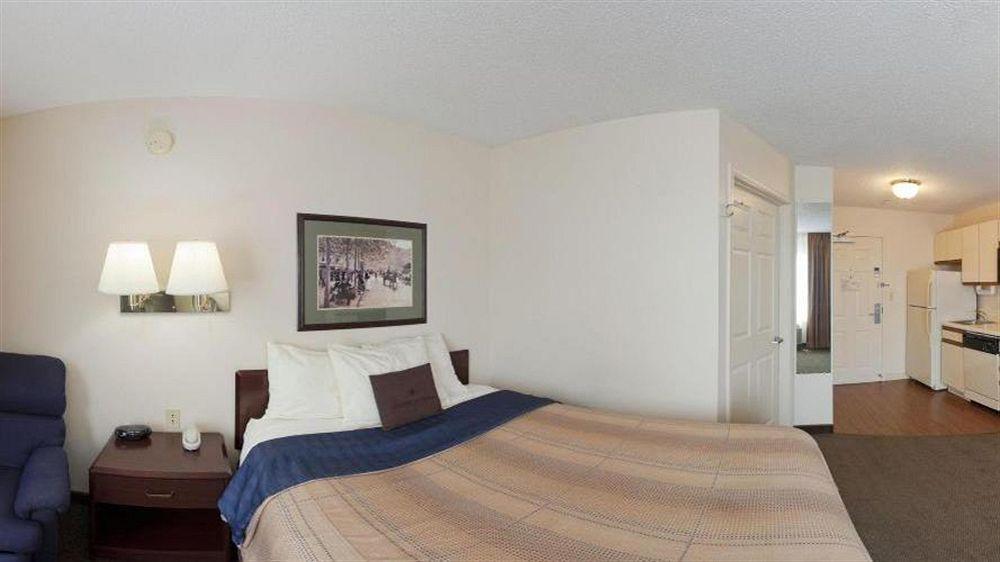 Hotel Candlewood Glen Allen-short Pump