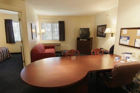 Candlewood Glen Allen-short Pump Hotel 2*