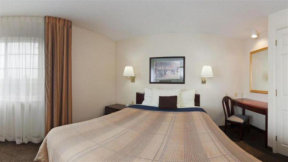 Candlewood Glen Allen-short Pump Hotel Glen Allen