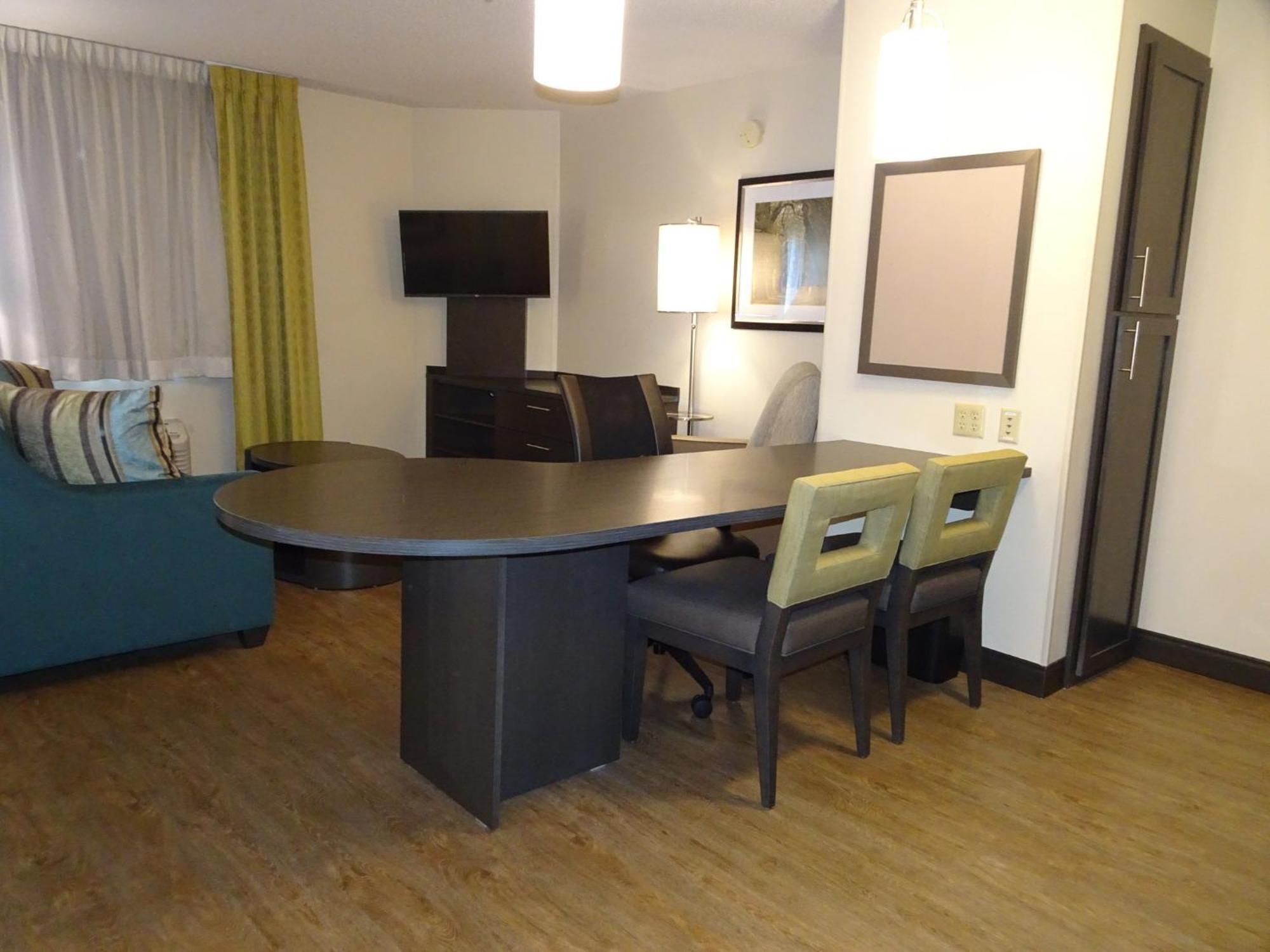 Candlewood Glen Allen-short Pump Hotel 2*