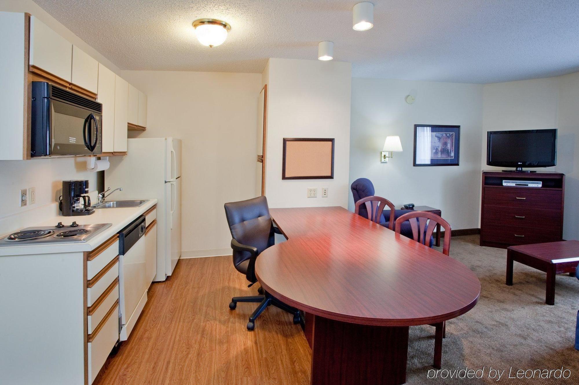 Candlewood Glen Allen-short Pump Hotel 2*