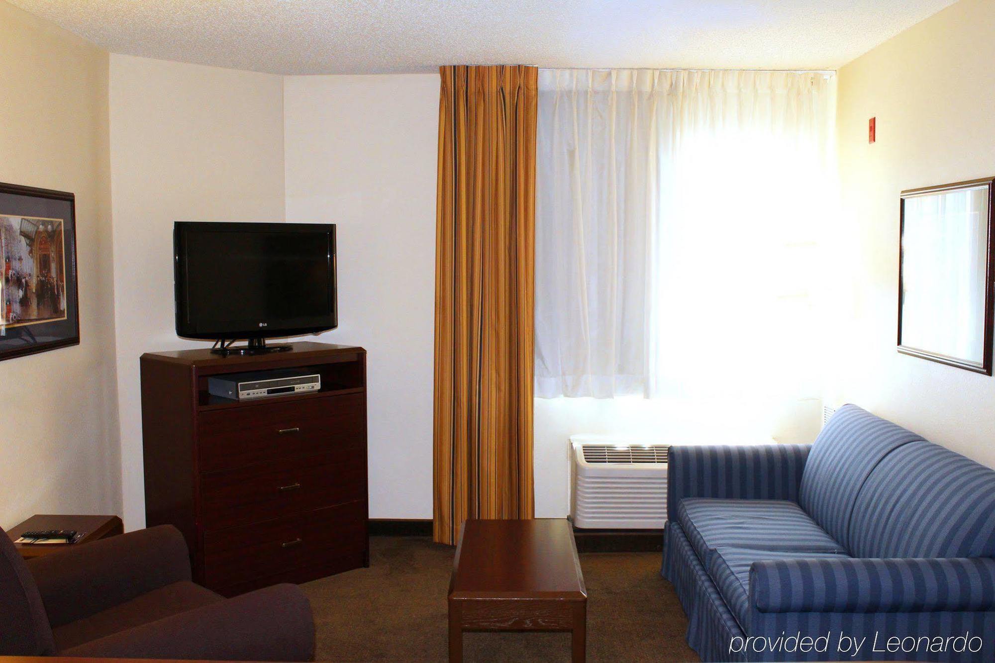 Hotel Candlewood Glen Allen-short Pump