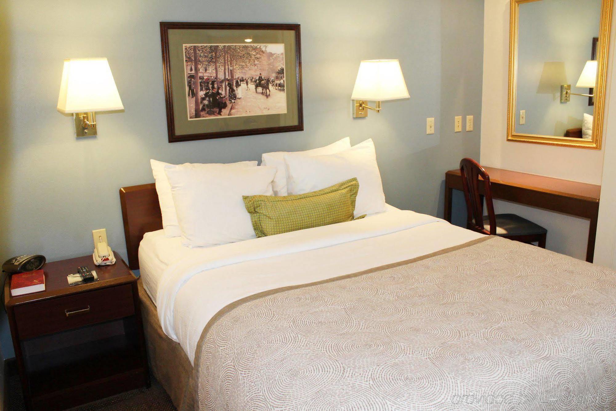 Candlewood Glen Allen-short Pump Hotel